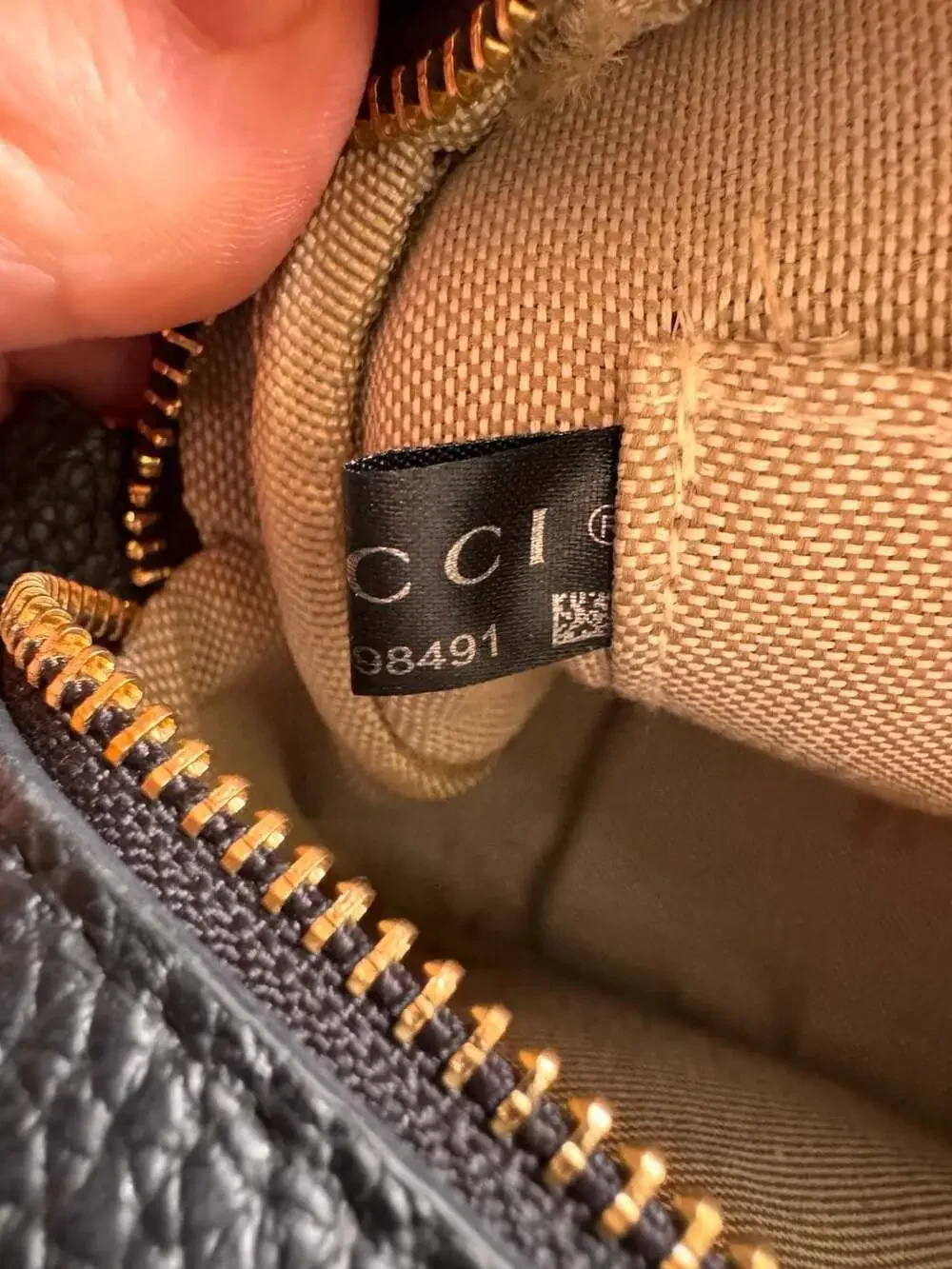 Gucci Black Pebbled Leather Soho Disco Crossbody Bag